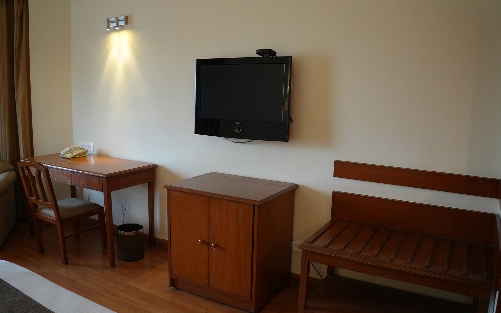 Executive Room 1920x1200 (3)
