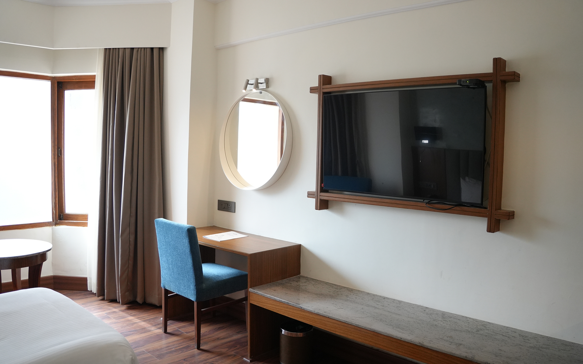 Superior Twin Bed Room 1920x1200 (2)